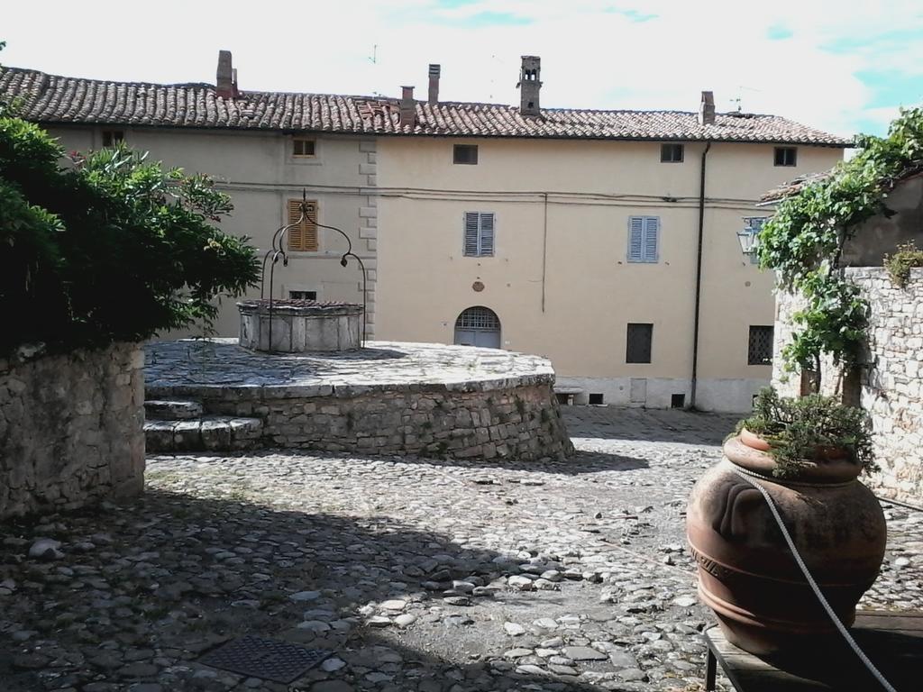 Cisterna Nel Borgo Hotel กัสตีลีโยเน ดิ ออร์ชา ภายนอก รูปภาพ