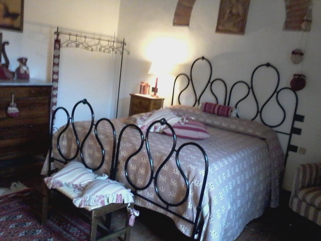 Cisterna Nel Borgo Hotel กัสตีลีโยเน ดิ ออร์ชา ห้อง รูปภาพ