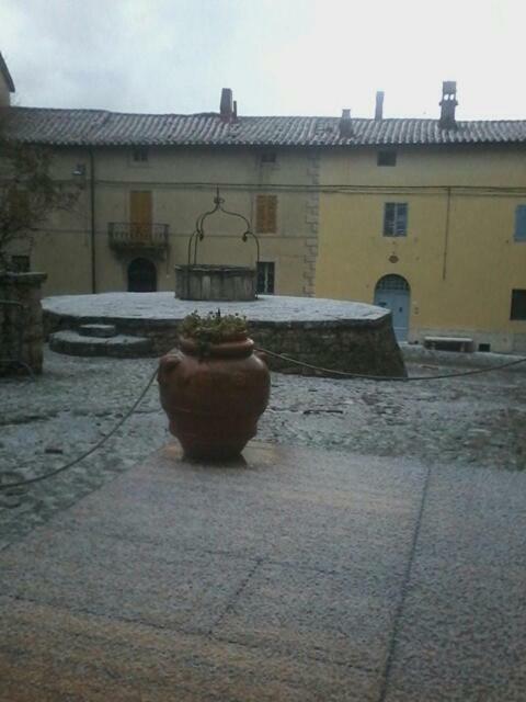 Cisterna Nel Borgo Hotel กัสตีลีโยเน ดิ ออร์ชา ภายนอก รูปภาพ