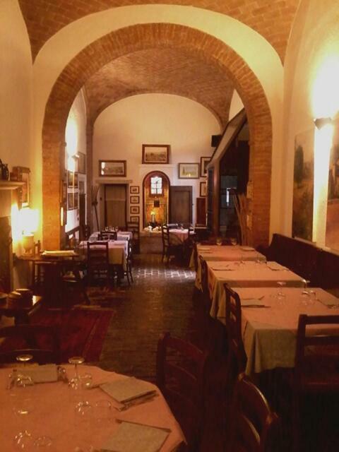 Cisterna Nel Borgo Hotel กัสตีลีโยเน ดิ ออร์ชา ภายนอก รูปภาพ